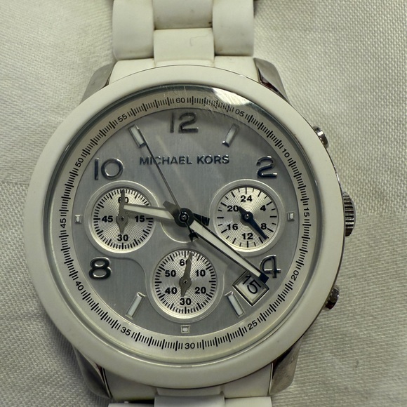 Michael Kors Silver Dial White Band Watch - Picture 1 of 3